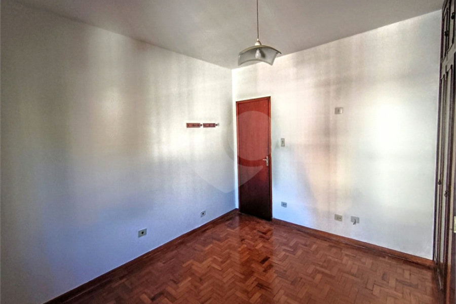 Sobrado à venda com 3 quartos em Chora Menino, São Paulo, SP