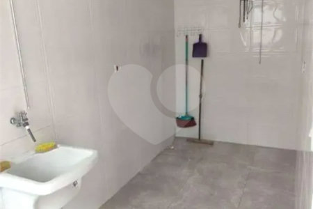 Sobrado à venda com 4 quartos, sendo 2 suítes, em Lapa, São Paulo, SP