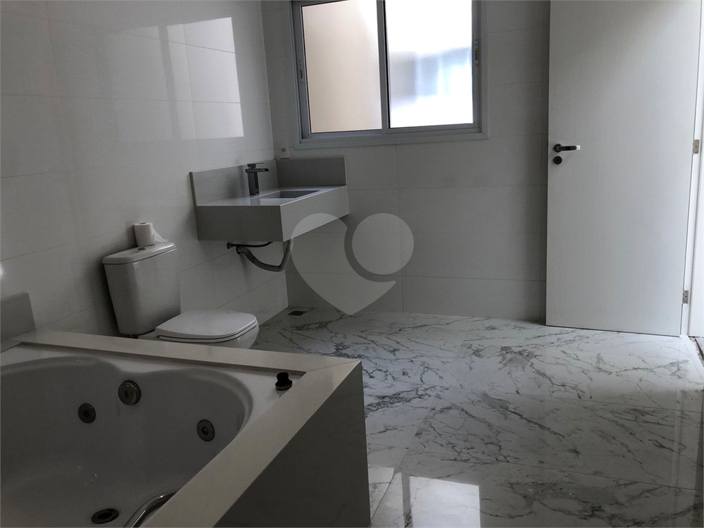 Casa à venda no condomínio Aruã, Mogi das Cruzes - SP