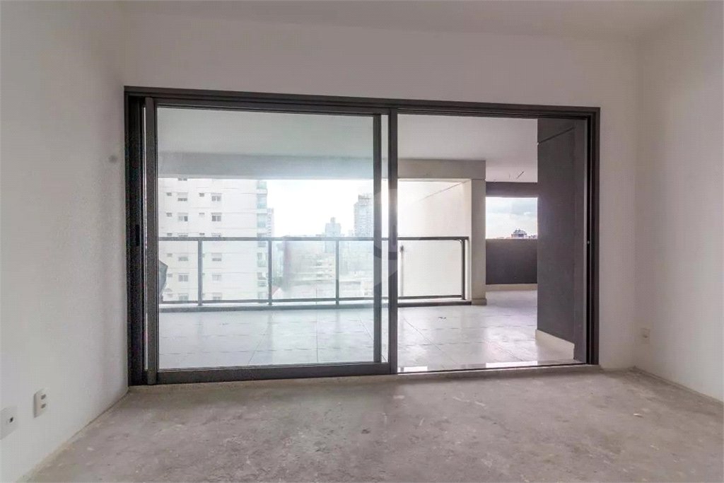 Apartamento à venda com 3 quartos, sendo 1 suíte, em Pinheiros, São Paulo, SP