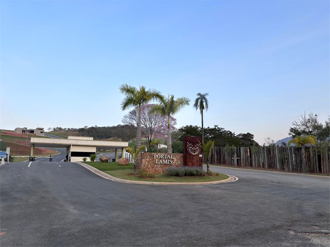 Terreno à venda no condomínio Portal Lamis I, Atibaia - SP