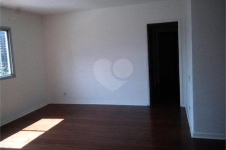 Apartamento à venda com 3 quartos, sendo 1 suíte, em Vila Clementino, São Paulo, SP