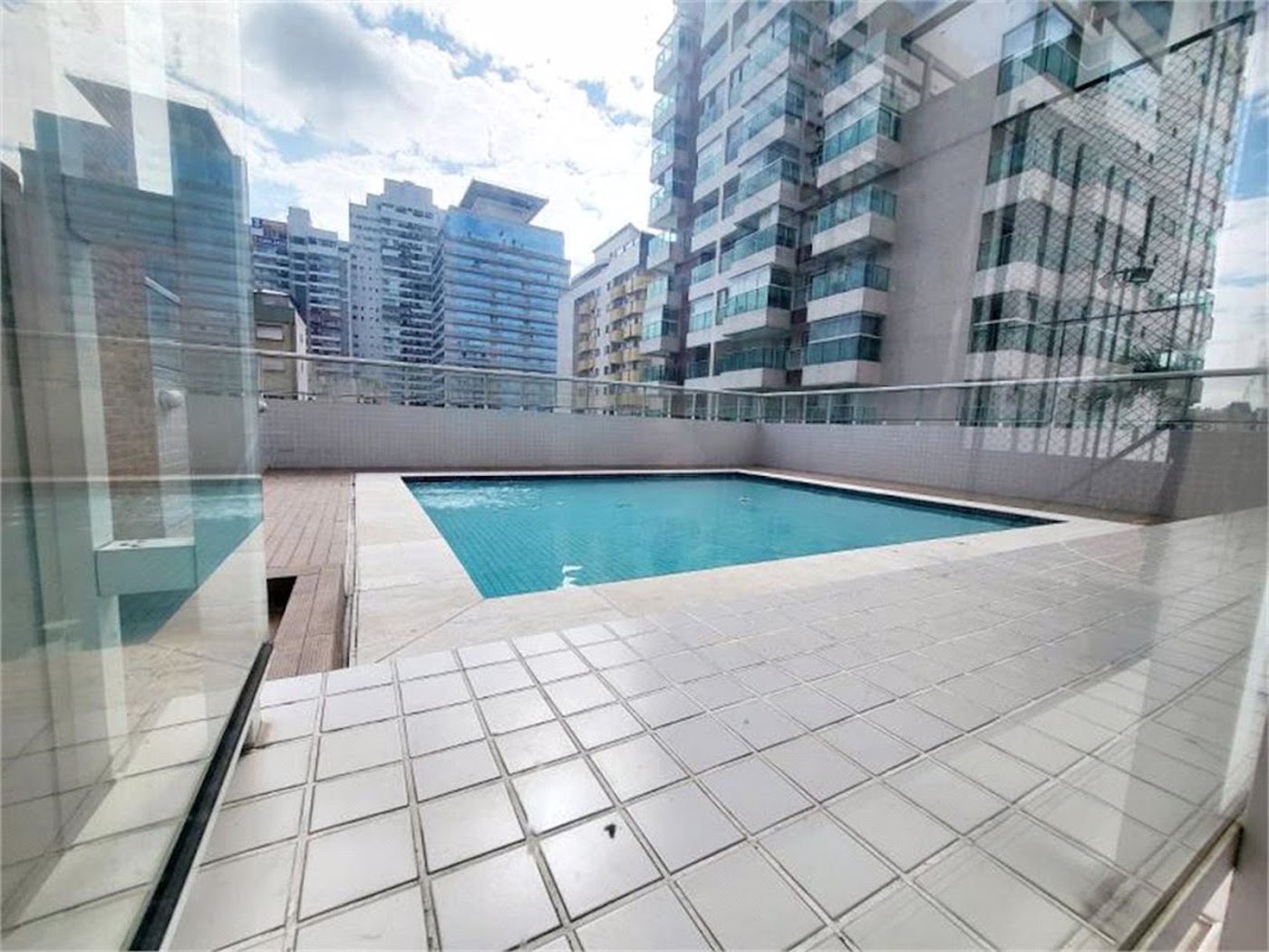 Apartamento Residencial à venda, Gonzaga, Santos - AP1004.