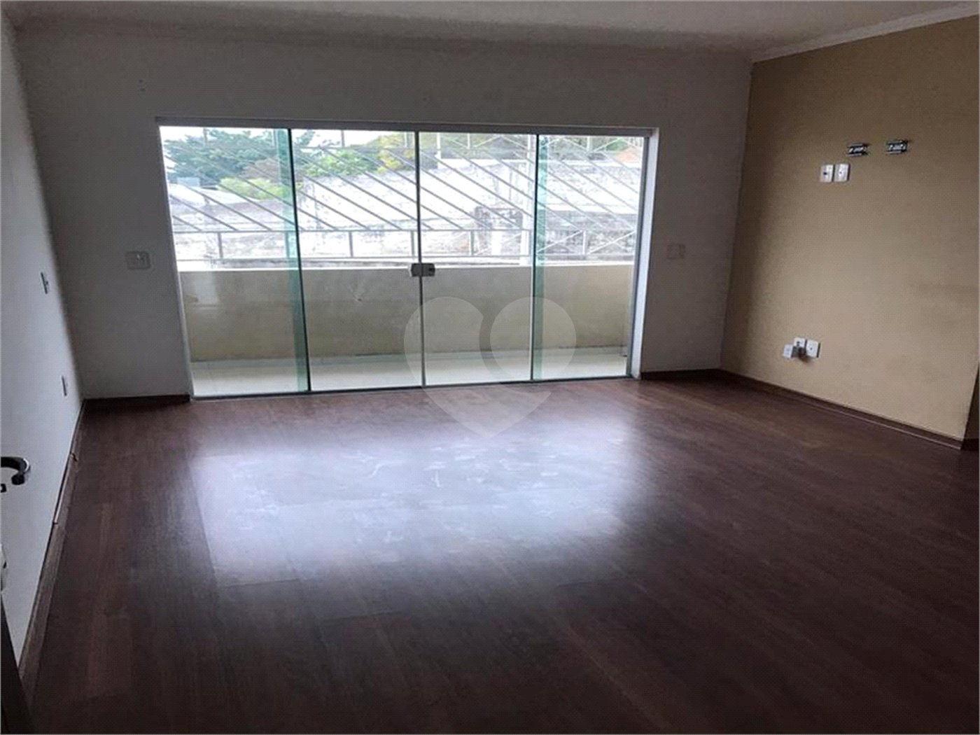 Sobrado à venda com 3 suítes em Vila Haro, Sorocaba, SP