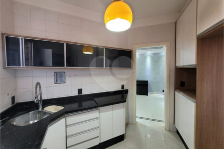 Casa à venda com 3 quartos, sendo 1 suíte,  no condomínio Villa Bella, Sorocaba - SP