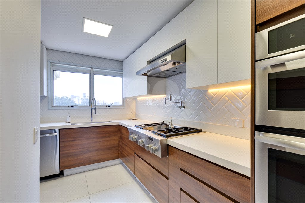 Apartamento para alugar com 4 suítes em Granja Julieta, São Paulo, SP
