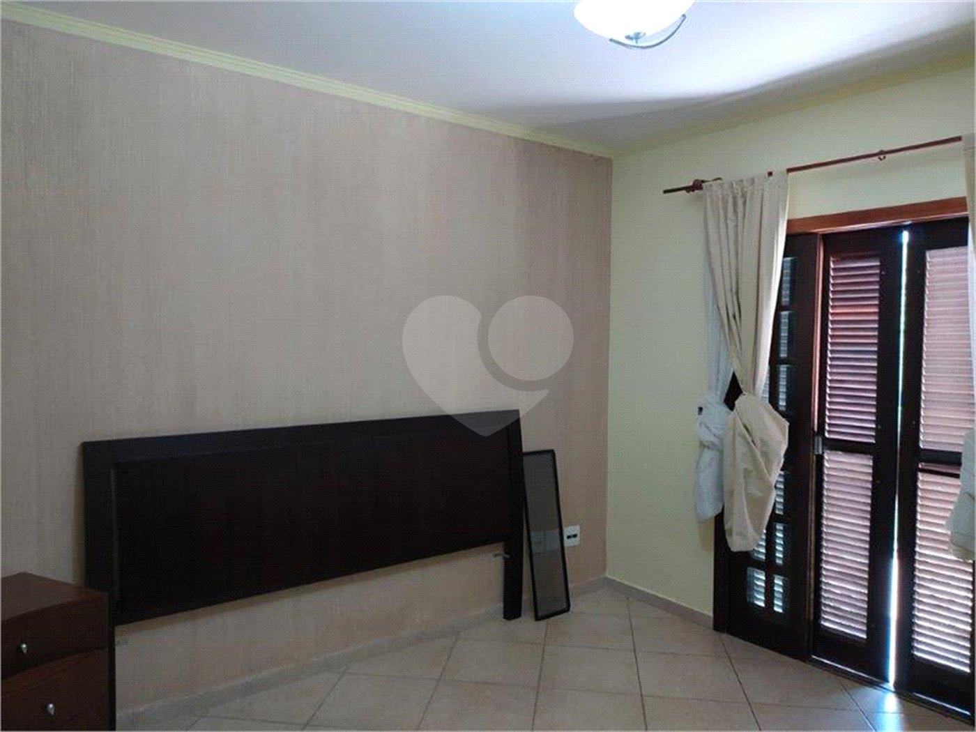 Casa à venda com 4 suítes no condomínio Parque Imperial, Mairiporã - SP