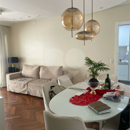 Apartamento à venda com 3 quartos, sendo 1 suíte, em Aclimação, São Paulo, SP