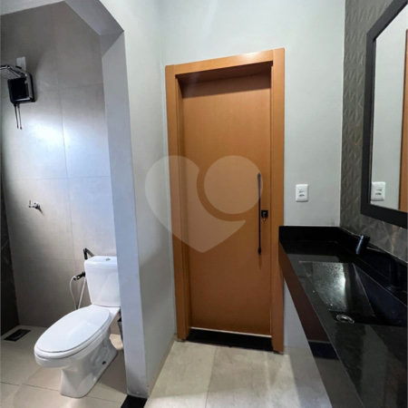 Casa à venda com 3 quartos, sendo 1 suíte, no condomínio Sun Lake, Três Lagoas - MS