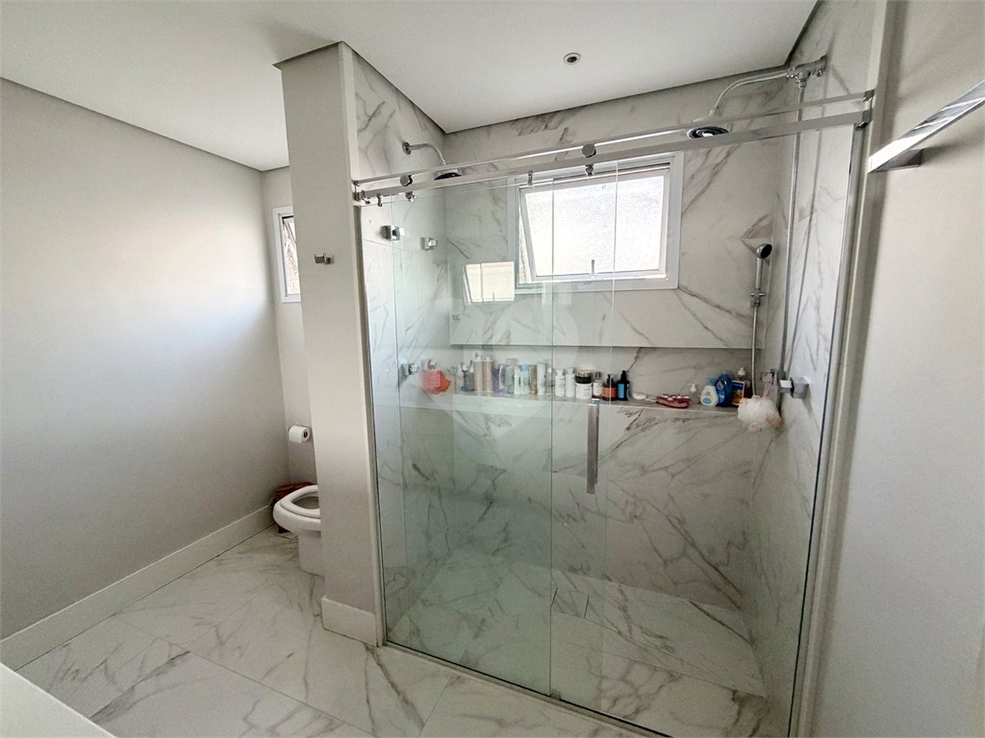 Apartamento à venda com 3 suítes em Vila Romana, São Paulo, SP