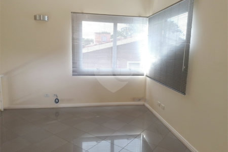 Casa à venda com 4 quartos, sendo 2 suítes,  em Vila Santista, Atibaia, SP