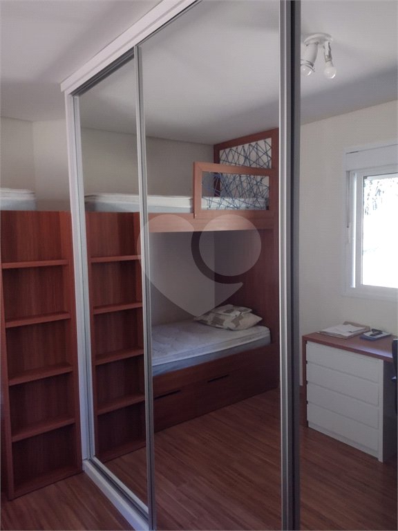 Casa à venda com 5 quartos, sendo 4 suítes, no condomínio Clube Florada Suzano, Suzano - SP