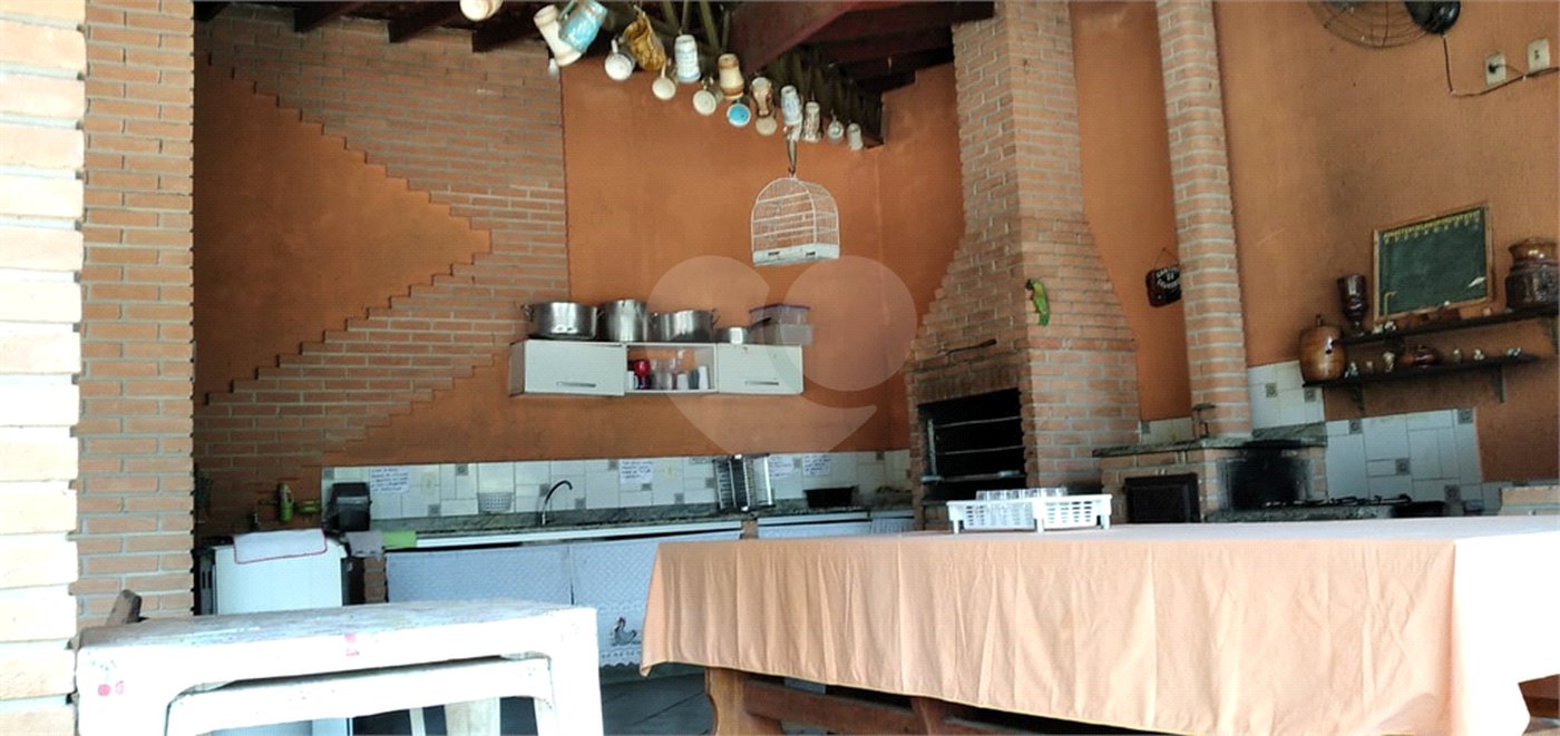 Chácara à venda com 2 quartos no Centro, Araçoiaba da Serra, SP
