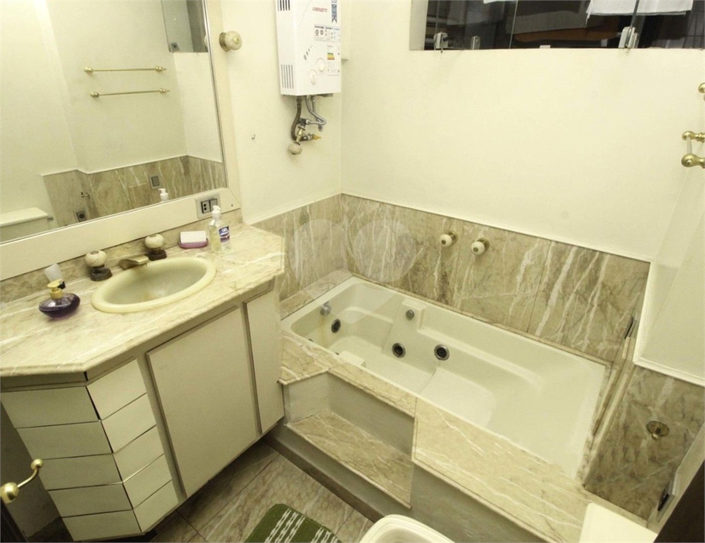 Apartamento à venda com 4 quartos, sendo 1 suíte, em Tijuca, Rio de Janeiro, RJ