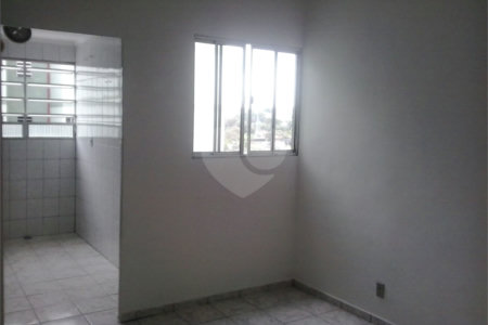 Apartamento à venda com 2 quartos em Vila Perracini, Poá, SP