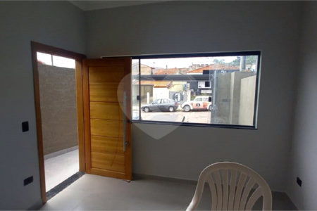 Sobrado à venda com 3 suítes em Alvinópolis, Atibaia, SP