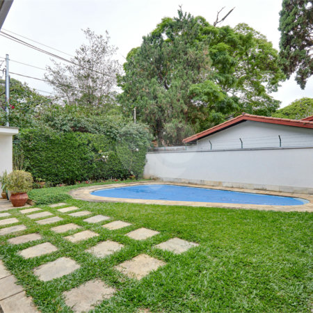 Sobrado à venda com 4 quartos, sendo 1 suíte, em Granja Julieta, São Paulo, SP