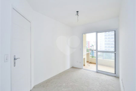 Apartamento à venda com 3 quartos, sendo 1 suíte, em Vila Gumercindo, São Paulo, SP
