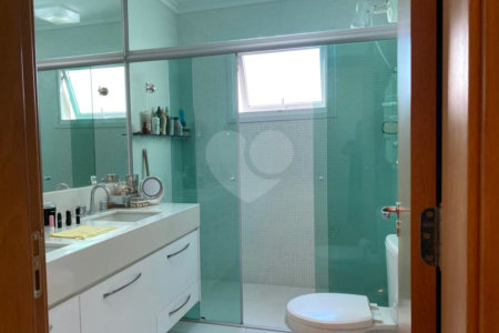 Casa à venda com 4 quartos, sendo 2 suítes, no condomínio Residencial Vila Lagos, São Paulo - SP