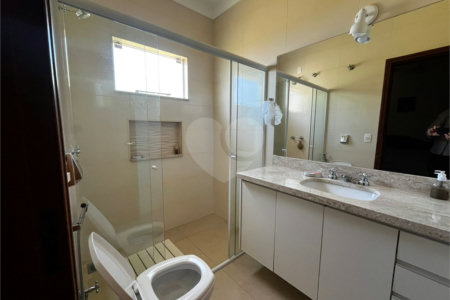 Casa à venda com 4 quartos, sendo 2 suítes,  em Vila São Gonçalo, Itapetininga, SP