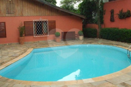 Casa Térrea à venda com 3 suítes em Jardim Petrópolis, São Paulo, SP