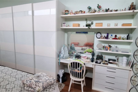 Casa à venda com 5 quartos, sendo 2 suítes, no condomínio Swiss Park, São Bernardo do Campo - SP