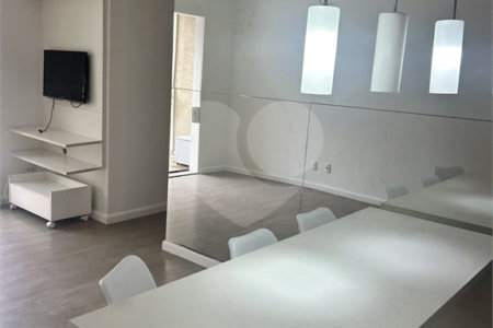 Apartamento à venda com 3 quartos, sendo 1 suíte, em Vila Andrade, São Paulo, SP