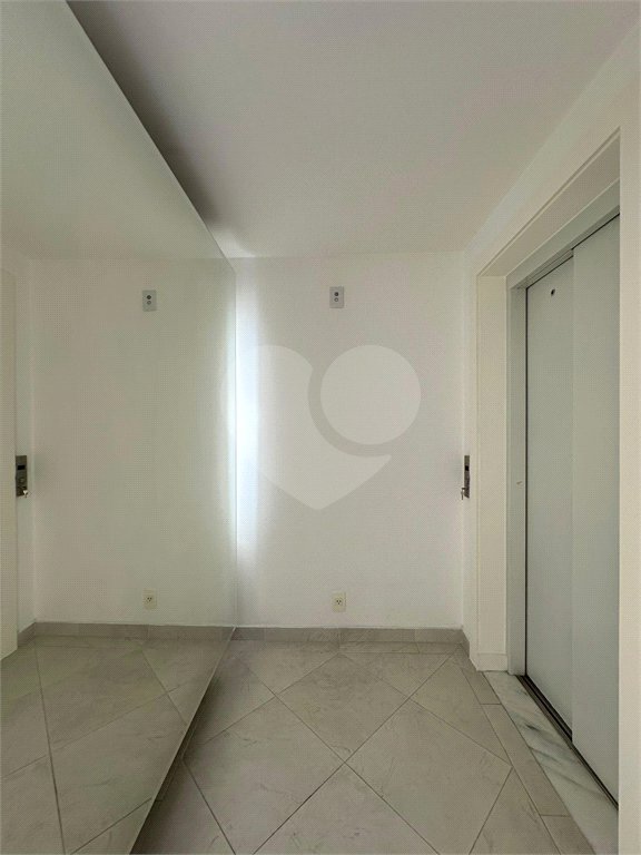 Apartamento à venda com 3 suítes em Vila Suzana, São Paulo, SP
