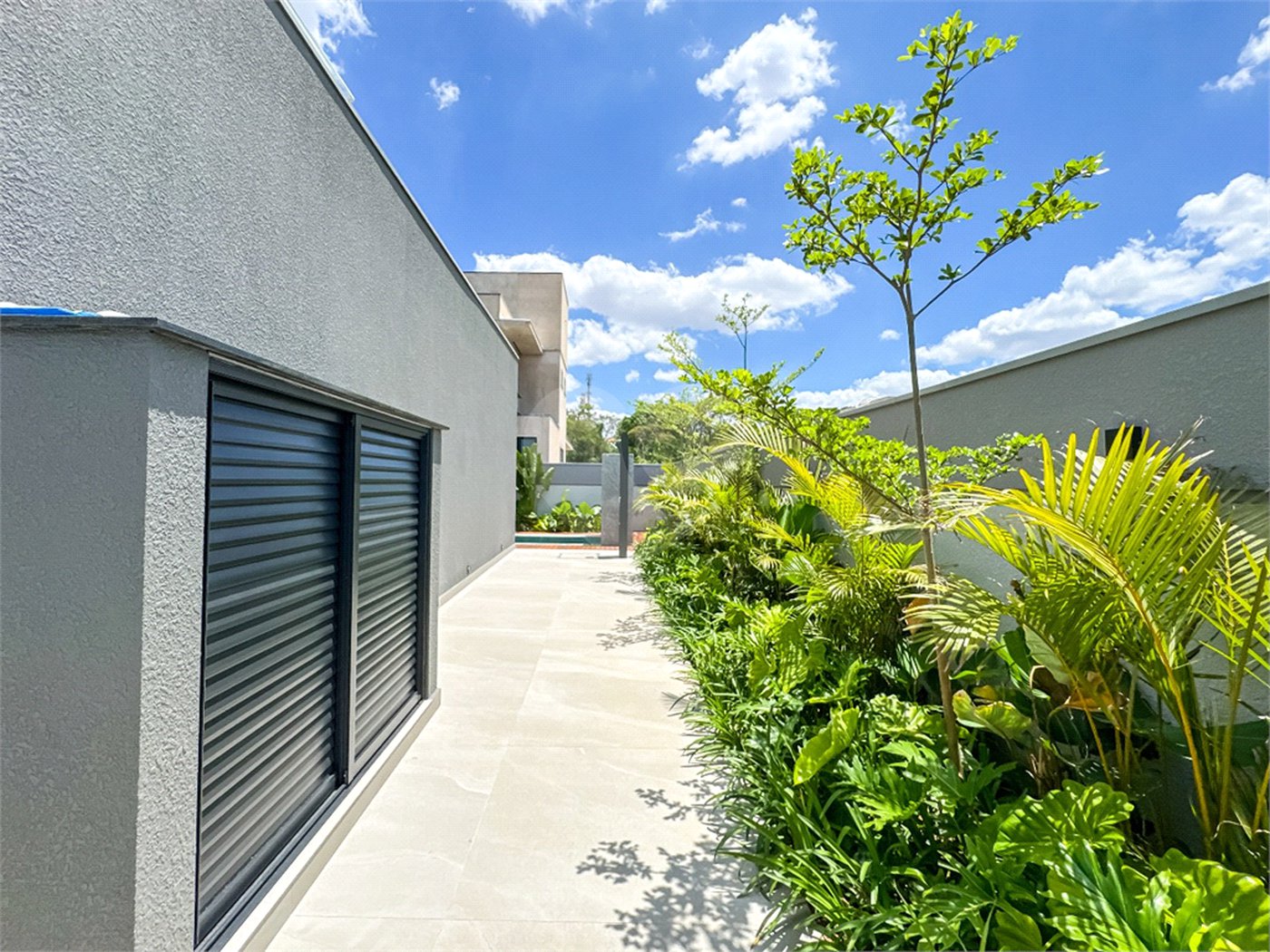 Casa à venda com 3 suítes no condomínio Villa dos Pinheiros, Indaiatuba - SP