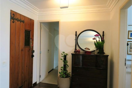 Apartamento à venda com 3 quartos, sendo 1 suíte,  em Real Parque, São Paulo, SP