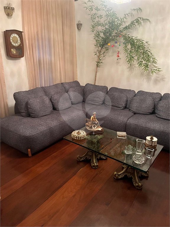 Sobrado à venda com 4 quartos, sendo 1 suíte,  em Jardim Leonor Mendes de Barros, São Paulo, SP