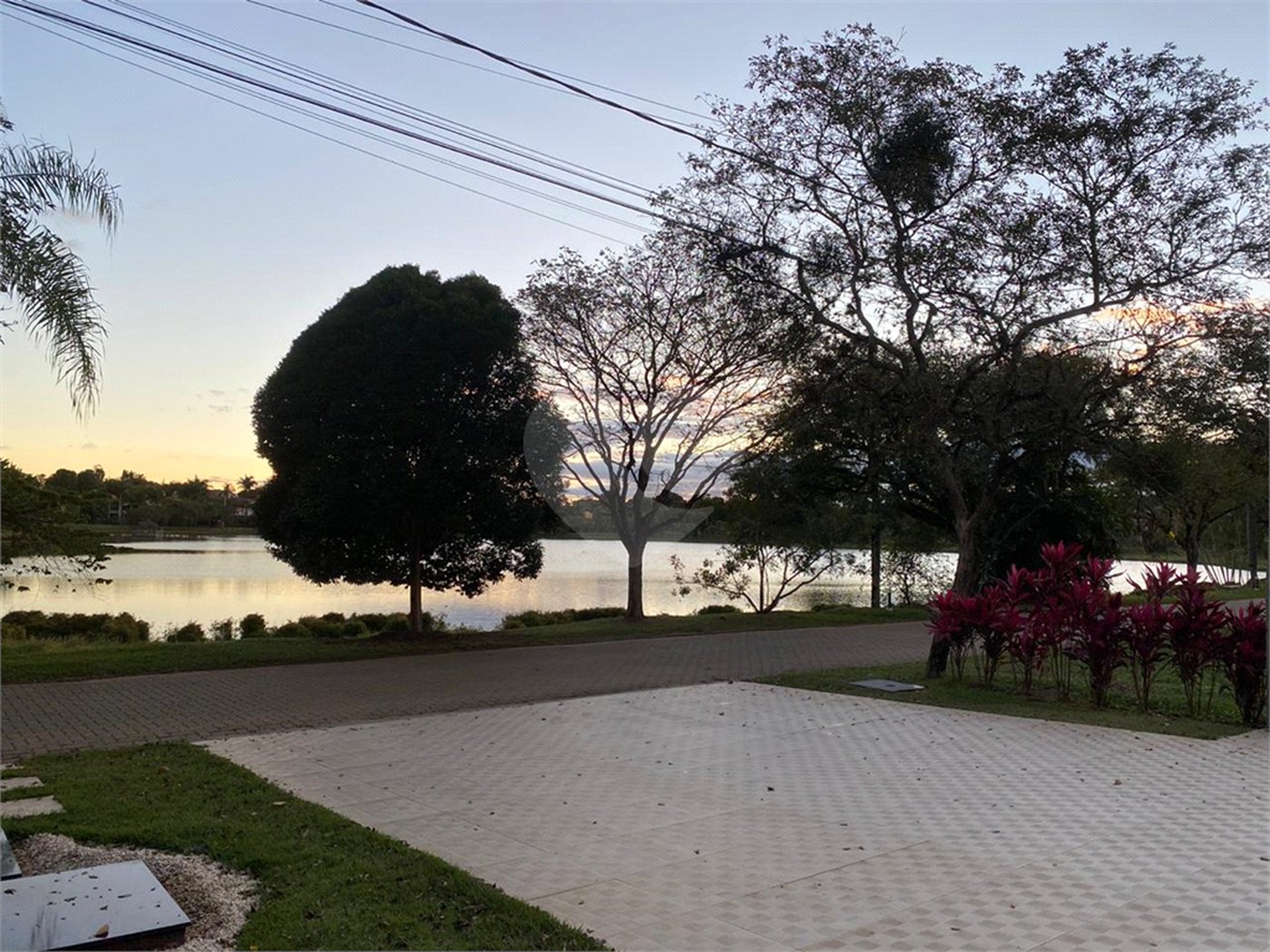 Casa à venda com 4 suítes no condomínio Vivendas do Lago, Sorocaba - SP