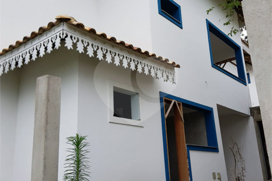 Casa à venda com 4 suítes no condomínio Suíça da Cantareira, Mairiporã - SP