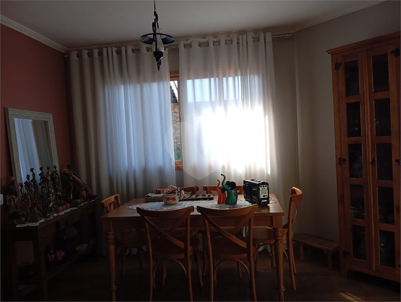 Casa à venda com 4 quartos, sendo 2 suítes,  em Guaxinduva, Atibaia, SP