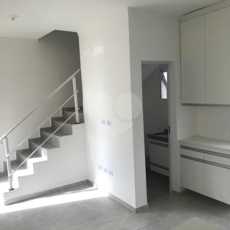 Casa de Vila à venda com 2 quartos em Jardim São Felipe, Atibaia, SP