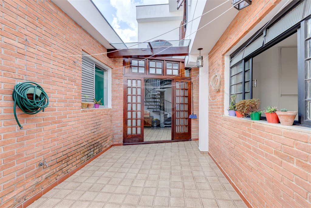 Casa de Vila à venda com 3 quartos, sendo 1 suíte, em Granja Julieta, São Paulo, SP