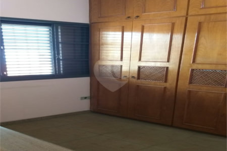 Sobrado à venda com 3 quartos em Chora Menino, São Paulo, SP