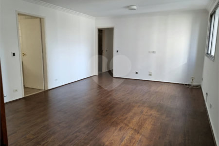Apartamento à venda ou para alugar com 3 quartos, sendo 1 suíte, em Moema, São Paulo, SP