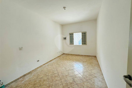 Casa à venda com 3 quartos, sendo 1 suíte, em Vila Galvão, Guarulhos, SP