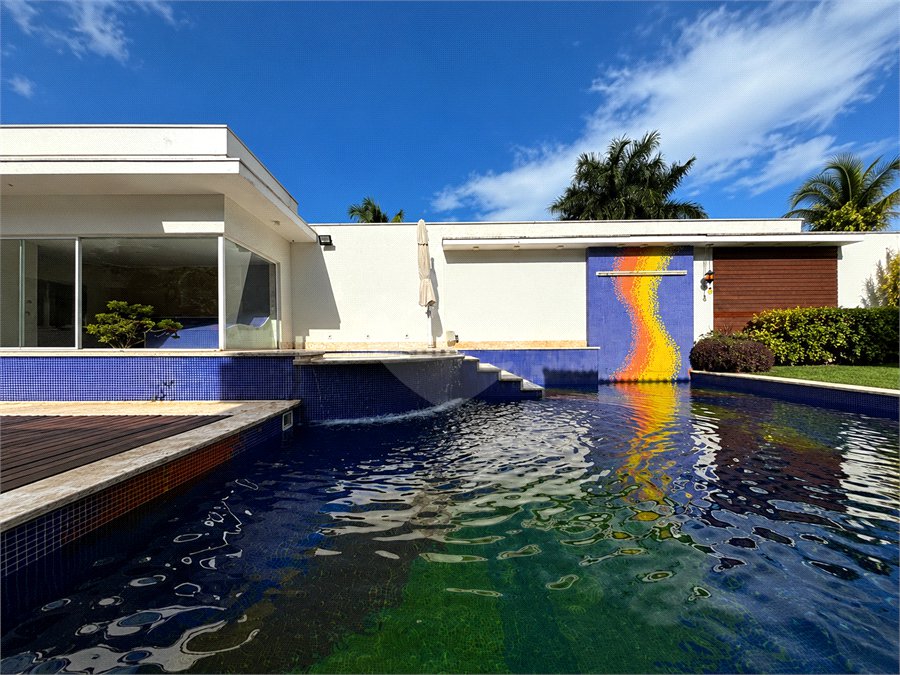 Casa à venda com 3 suítes no condomínio Village D'avignon, Sorocaba - SP