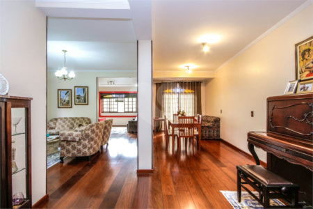 Casa à venda com 6 quartos, sendo 4 suítes, em Vila Anglo Brasileira, São Paulo, SP