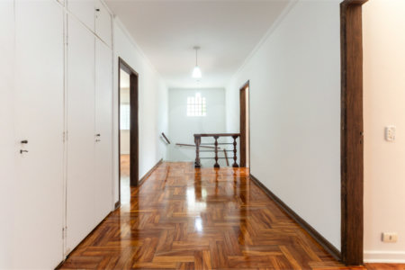 Sobrado à venda com 4 quartos, sendo 2 suítes, em Alto de Pinheiros, São Paulo, SP