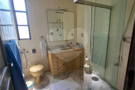 Casa à venda com 5 quartos, sendo 3 suítes,  em Alto da Boa Vista, São Paulo, SP