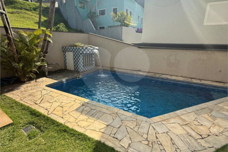 Casa à venda com 4 quartos, sendo 2 suítes,  no condomínio Arujá 5, Arujá - SP