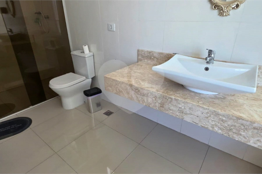 Casa Térrea à venda ou para alugar com 8 quartos, sendo 4 suítes, em Vila Pereira Barreto, São Paulo, SP