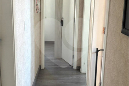 Apartamento à venda com 3 quartos, sendo 1 suíte, em Conjunto Residencial Irai, Suzano, SP
