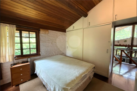 Casa à venda com 4 suítes em Vila Natal, Campos do Jordão, SP