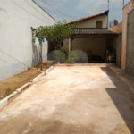 Casa térrea com 2 dormitórios.