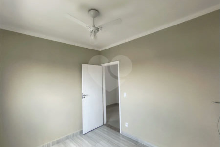 Casa com Suíte Master, Closet, Piscina e Espaço Gourmet Próxima ao Parque Ecológico- 03 quartos -com quintal