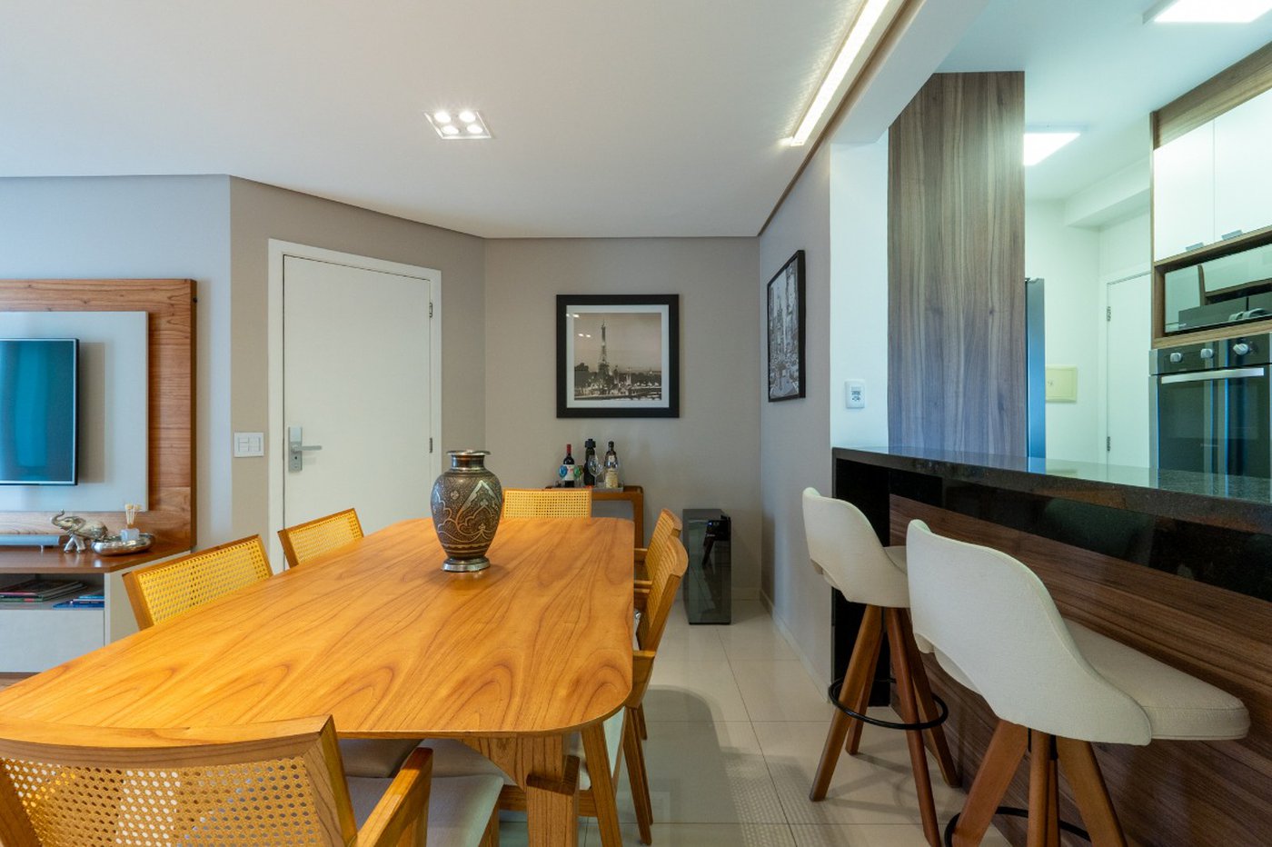 Apartamento para venda em Vila Suzana com 2 quartos, sendo 2 suítes, 103m²